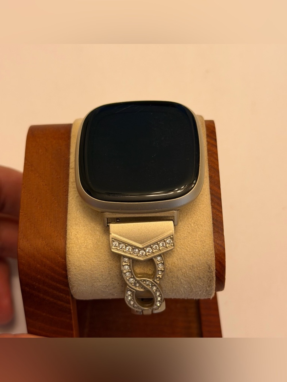 Fitbit Versa 3, Tested, Charger Included, Gold Case/stainless Steel Band - Picture 6 of 10